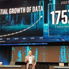 El director general de Intel, Bob Swan, participa en la mayor feria de electrónica de consumo.