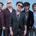 Diego Fuertes ‘Dogo’ con los integrantes de su nueva banda.