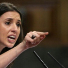 Irene Montero, durante su intervención en el debate de la moción de censura contra Rajoy.