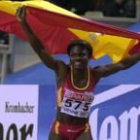 Alozie exhibe la bandera española tras ganar la prueba de 60 metros vallas