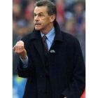 Ottmar Hitzfled, dirigiendo un partido del Bayern Múnich.
