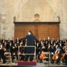 La Capilla Clásica y la Sinfónica de Gijón durante el concierto de anoche en la Catedral