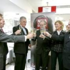 La primera oficina en Barcelona no podía celebrarse más que con cava