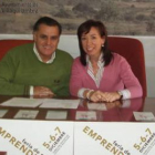 El alcalde de Villaquilambre, Lázaro García, y la concejala Pilar Reguero presentaron la feria.