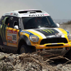 Roma, con su Mini, logró ayer reducir distancias tras apuntarse la etapa con final en San Juan.