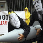Activistas de la Campaña Internacional para Abolir las Armas Nucleares, ganadora del Nobel de La Paz 2017.