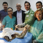 José Antonio Vega, acompañado de su equipo de trabajo.