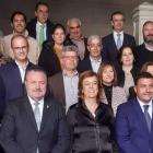 Foto de familia de la Federación Regional de Municipios y Provincias reunida ayer en León. DL