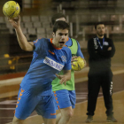 Rodrigo Pérez, durante un entrenamiento con el Abanca Ademar en el Palacio.