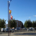 Uno de los símbolos que pide retirar UPL es la bandera de la comunidad en la plaza Adolfo Suárez