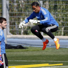 Keylor, junto a Casillas, en un entrenamiento del Madrid.