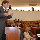 Ángel Villalba, en una imagen de archivo, interviene en una sesión de las Cortes de Fuensaldaña