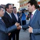 El alcalde presenta a Mañueco al ministro y al regidor de La Coruña