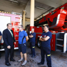 Silván visitó ayer las instalaciones del parque de bomberos de la capital leonesa.