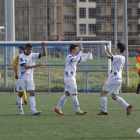 Los jugadores del equipo leonés celebran la victoria sobre el Calasanz soriano y con ella la permanencia en el grupo 3 de la Liga Nacional Juvenil.
