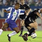 Toledo persigue a Zidane durante un lance del encuentro de ayer