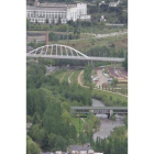 Vista general del río Sil a su paso por Ponferrada con dos de los puentes