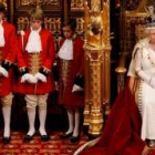 La reina Isabell II en la apertura del nuevo Parlamento británico