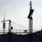 Grúas para la construcción de vivienda.
