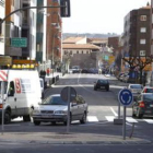 La nueva glorieta circular en el cruce de Mariano Andrés con Álvaro López Núñez.