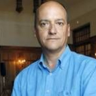 El escritor Gustavo Martín Garzo momentos antes de participar en los «Martes Literarios»