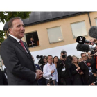 El primer ministro sueco, Stefan Lofven, se dirige a los medios tras votar, ayer en Estocolmo. JONAS EKSTROMER/TT