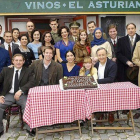 Los protagonistas de la serie 'Amar en tiempos revueltos'.