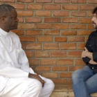 El ginecólogo Denis Mukwege y Jordi Évole, en una imagen de 'Salvados'.