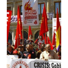 La manifestación del Primero de Mayo concluyó ayer en la plaza de San Marcelo, donde se reunieron la