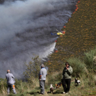 Imagen de archivo del incendio de La Tebaida Berciana, en abril de 2017. ANA F. BARREDO