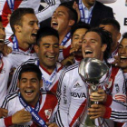 Los jugadores del River Plate, flamantes campeones de Argentina, festejan la conquista de su 35º título.