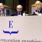 Giscard d'Estaing, presentando ayer el borrador de la nueva Constitución europea en la Convención