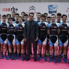 Alberto Contador con sus chicos, en Madrid.
