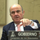 El ministro de Economía, Luis de Guindos, en una comparecencia en la Comisión de Economía del Congreso de los Diputados.