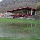 La gran cantidad de agua acumulada en un área impidió que se jugase