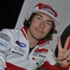 Nicky Hayden en el box de Ducati.