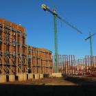 Aspecto que presentaban ayer las obras del Palacio de Congresos de León, que estarán acabadas en el año 2016.
