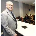 Gregorio Chamorro antes de comenzar la reunión.
