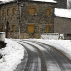 La nieve ha cerrado dos puertos en la provincia y complica la circulación en varias carreteras