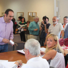 Isabel Carrasco, durante la firma de los convenios con los 170 alcaldes, en el edificio del Instituto Leonés de Cultura.