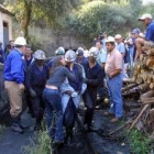 Los mineros, que permanecieron dos días sepultados, lograron salir de la mina por su propio pie.