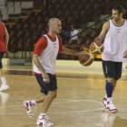 Bernabé, a la izquierda, e Iturbe serán hoy dos hombres importantes ante el Vive Menorca.