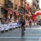 Llegada de una de las ediciones de la Vuelta Ciclista a León a la capital.