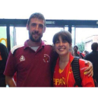 Paula López junto a su entrenador en el Agustinos, Diego Cuesta.