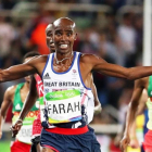 Mo Farah entra vencedor en el 10.000.