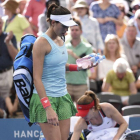 La tenista española Garbiñe Muguruza abandona la semifinal contra la francesa Alize Cornet en el torneo internacional de Brisbane.
