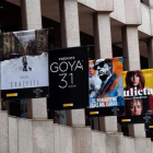 Fachada del Ministerio de Cultura con los carteles de las peliculas nominadas en los Premios Goya.