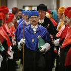 El acto solemne de entrega de las distinciones a los tres nuevos doctores Honoris Causa congregó a decenas de académicos leoneses en el edificio del Albéitar.