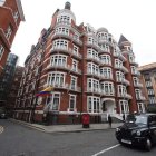 Assange se encuentra refugiado en la embajada de Ecuador en Reino Unido.