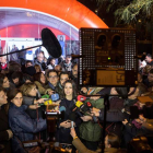 La candidata de Ciudadanos, Inés Arrimadas, atiende a los periodistas. ENRIC FONTCUBERTA